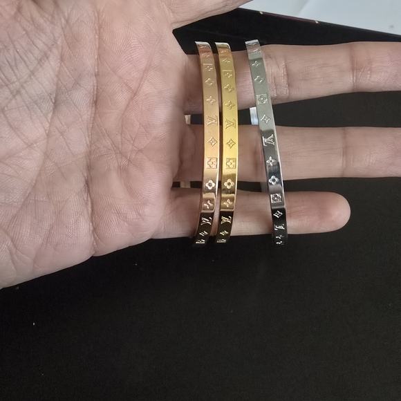 Stainless Steel Elegant Tri-color Bracelets